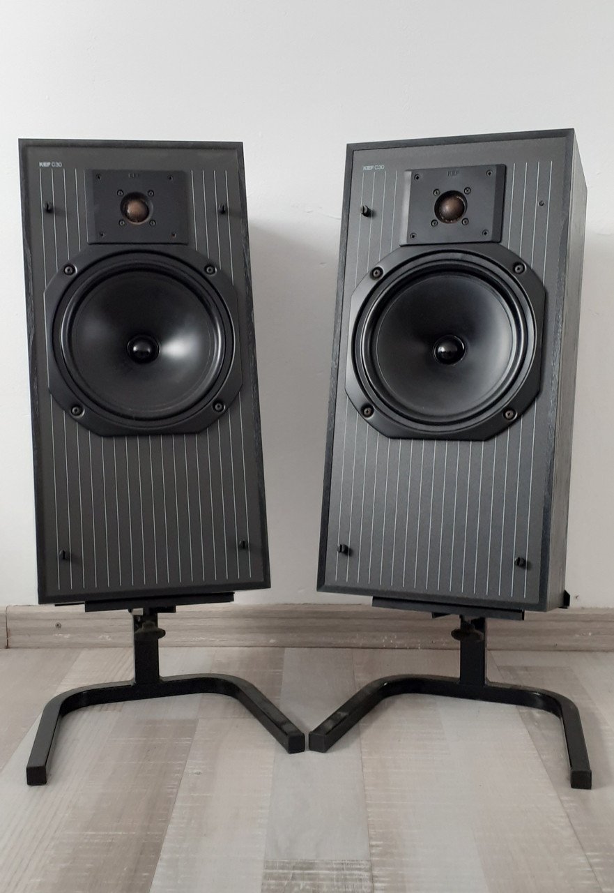 KEF C series- C30 met stands