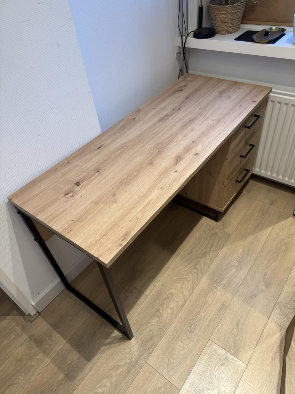 Modern bureau van Meubella