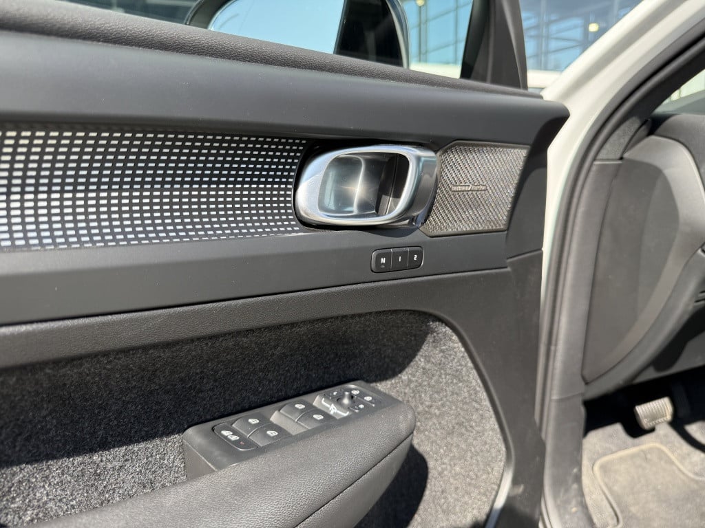 Volvo XC40 b4 197pk plus dark| 360camera| adap.cruise| elek.stoelen