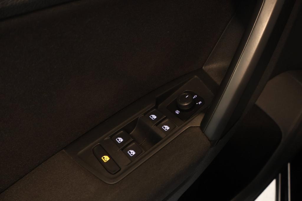 Volkswagen Tiguan 1.4 tsi act connected series, carplay, cruise contr, all 