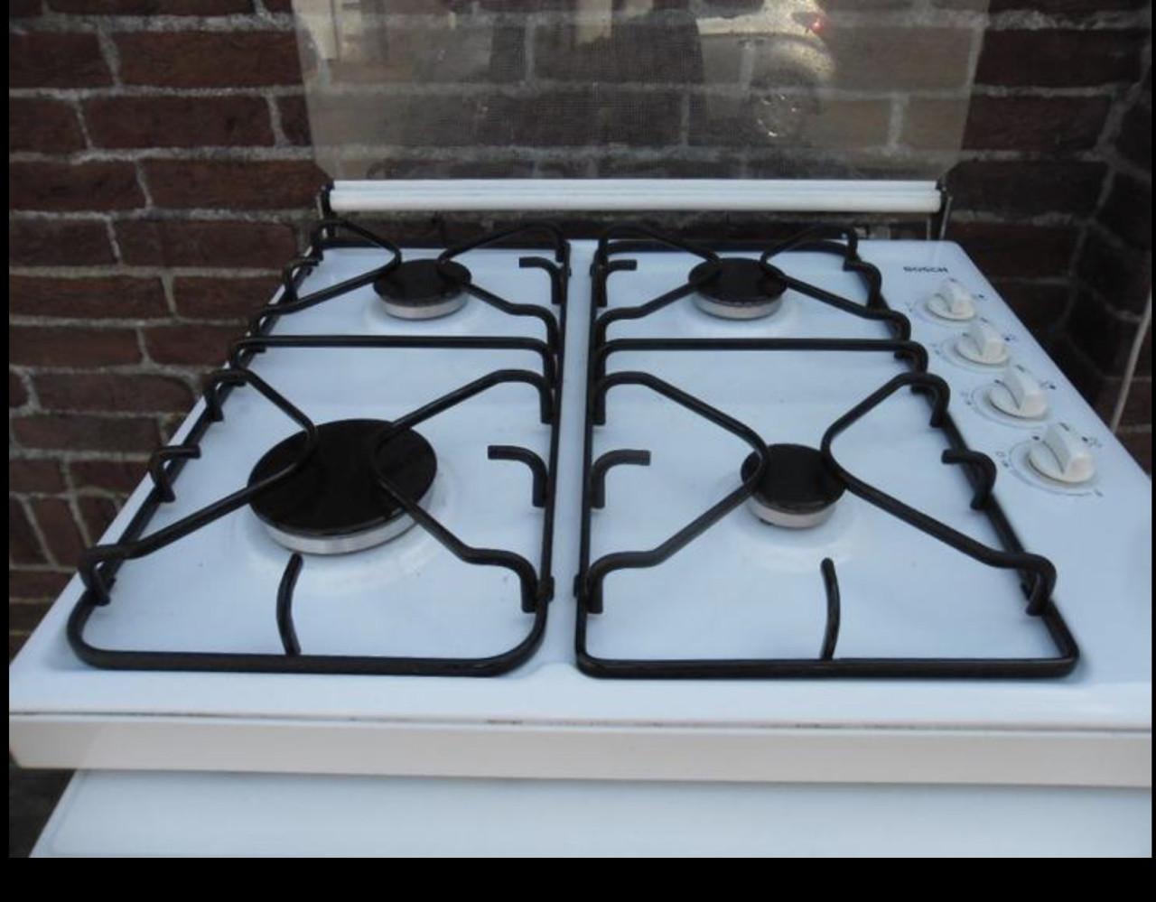 Bosch vrijstaand gas Kookplaat met gasslang en vonkontsteking en afdekplaat