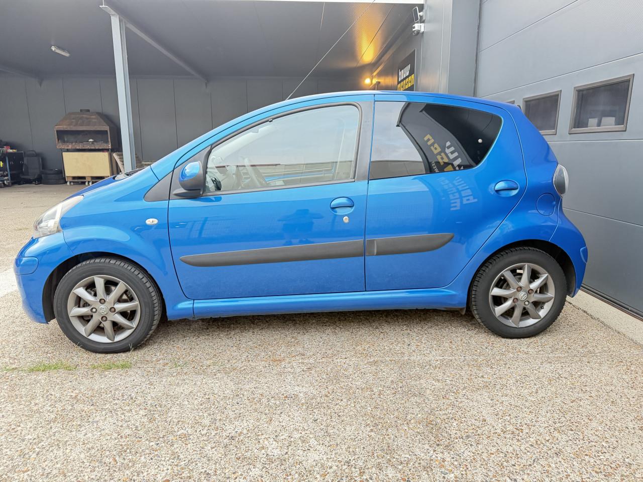 Toyota Aygo 1.0 12V Vvt-i 5DRS 2011 Blauw  Airco Apk Nap Navi