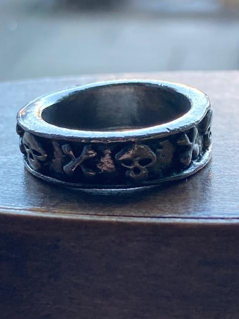 Grappige en stoere ringen en lieflijke oorknopjes