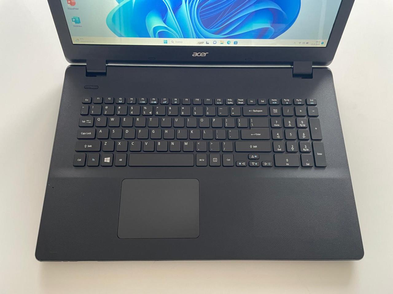 Acer 17 inch | Windows 11 SSD Office en nieuwe accu + muis