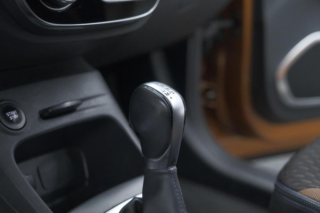 Renault Captur tce 120 edc intens | camera | stoelverwarming | navigatie | 