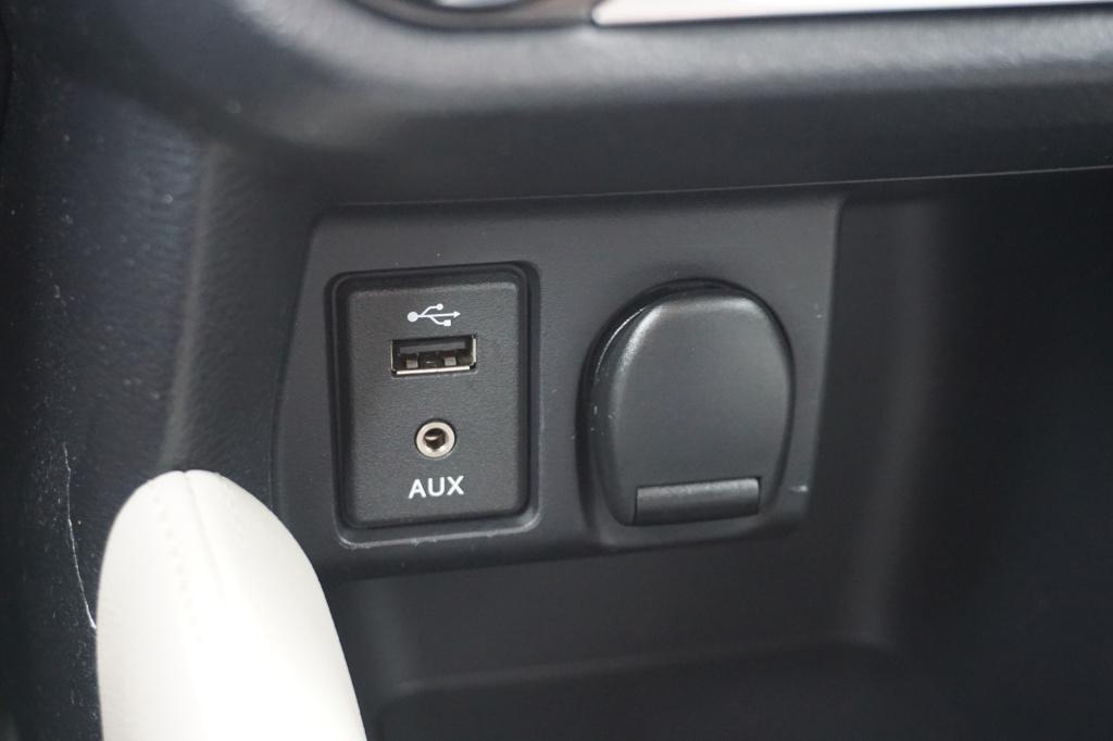 Nissan Micra 1.0l visia+ airco / cruise / bt / elektr. ramen / lm velgen / 