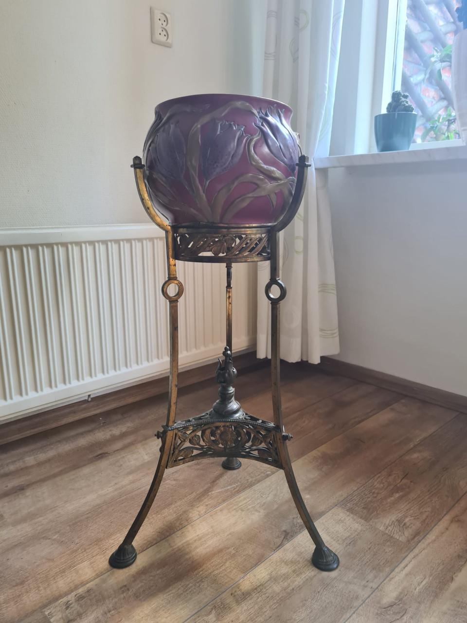 Antieke bloempot art nouveau