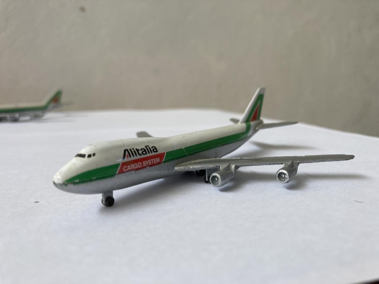 Schabak Boeing 747 Alitalia, ERTL Space Shuttle, Dinkey Toy Hawker Hunter