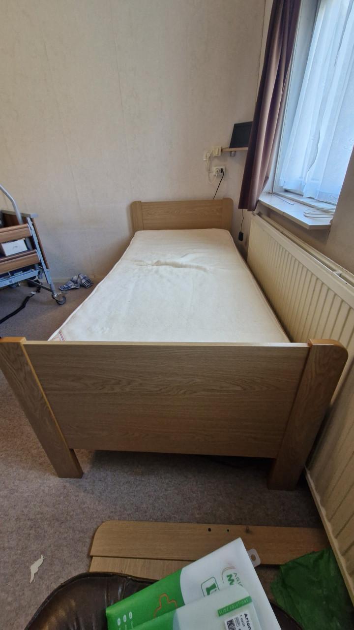 Seniorbed verstelbare lattenbodem
