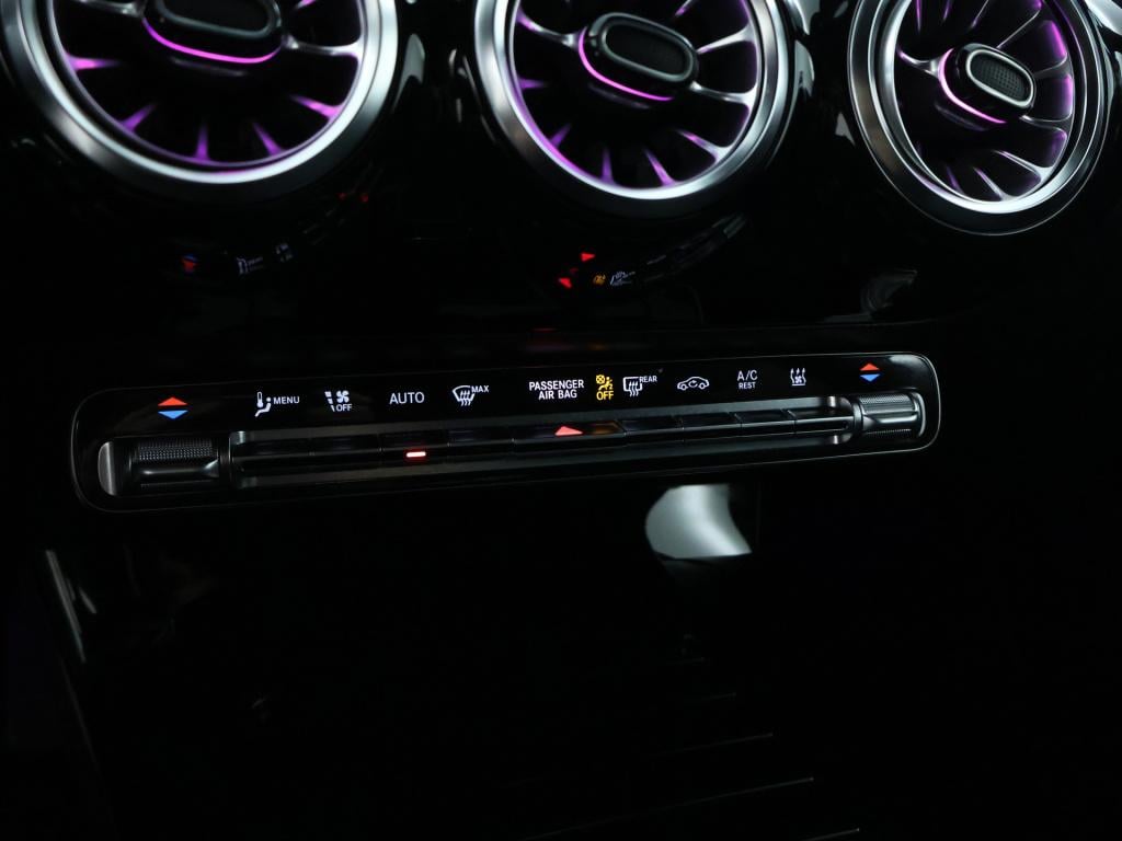 Mercedes-Benz Cla 250 e plug-in hybride elektrische achterklep | smartphone