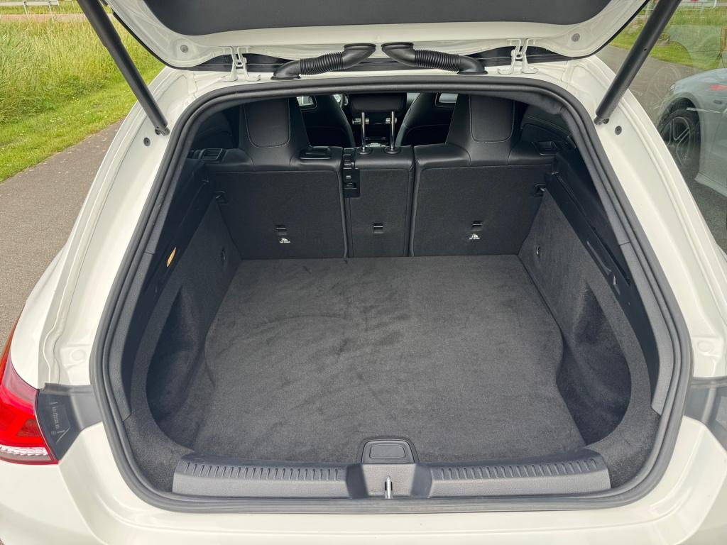 Mercedes-Benz Cla shooting brake 250 e business solution amg night-pakket a