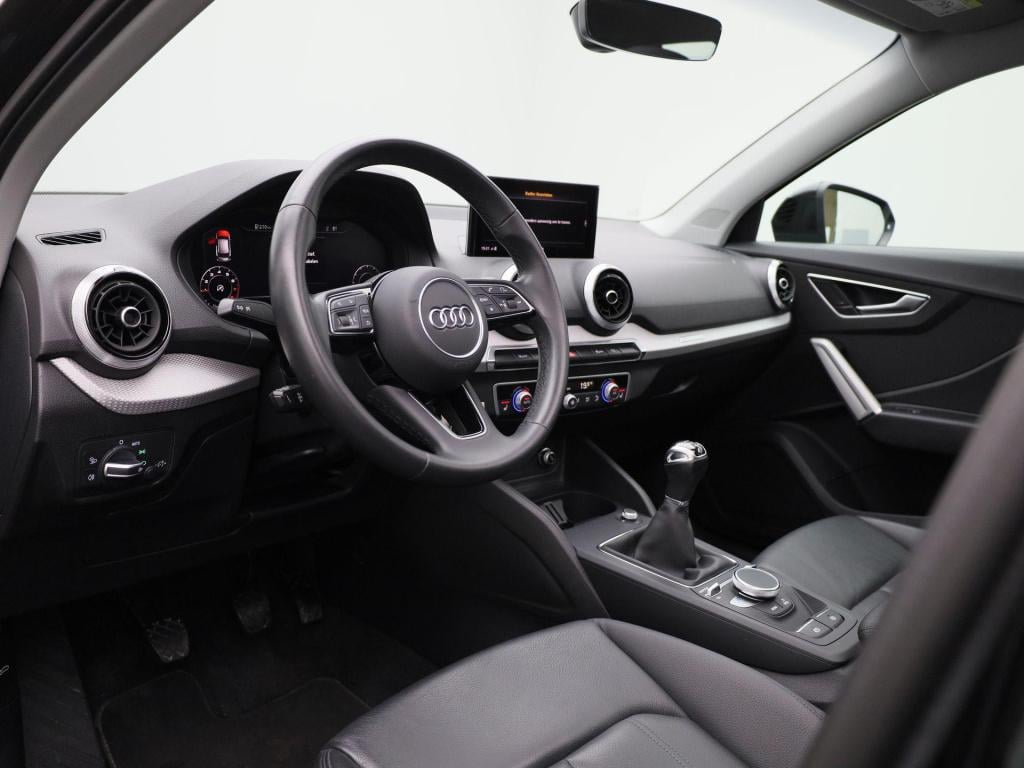 Audi Q2 35 tfsi pro line | panoramadak | stoelverwarming | leder | camera |