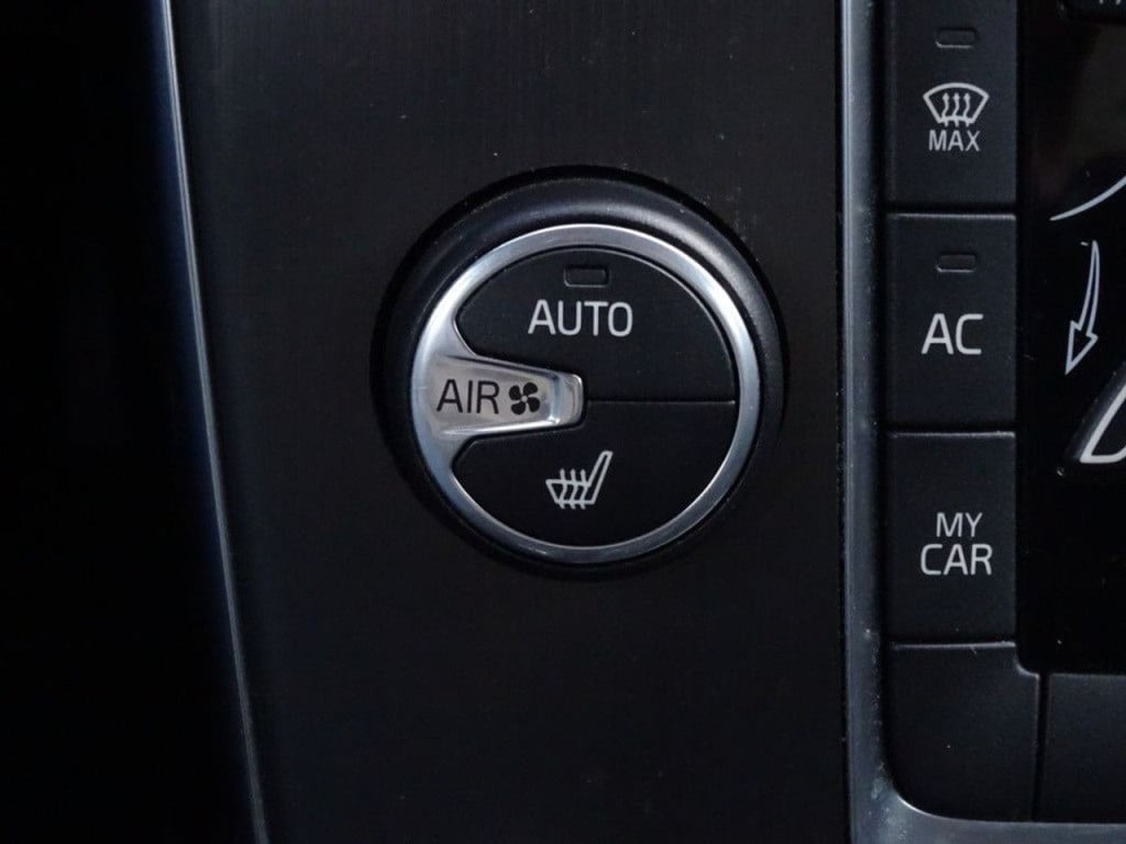 Volvo V40 1.6 t2 momentum stoelverwarming | navi | bluetooth