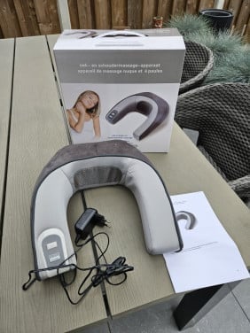 Nieuw HoMedics Nek en schoudermassagekussen met warmte functie...