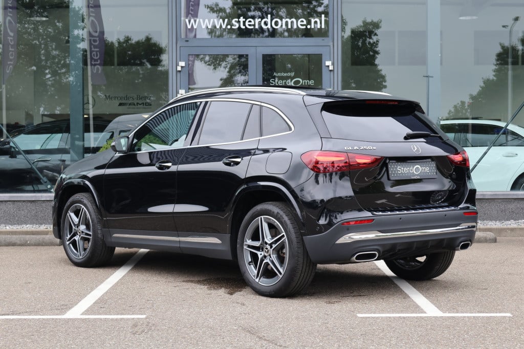 Mercedes-Benz Gla-klasse 250 e edition amg line l facelift l panoramadak l 