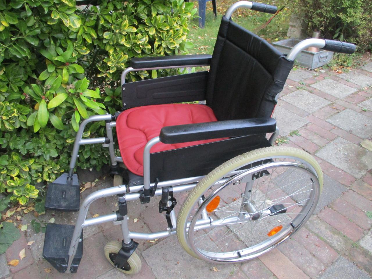 Rolstoel met kussen te koop