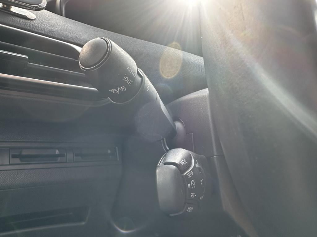 Peugeot 3008 1.2 puretech 130pk s&s blue lease executive vol-leer met stoel