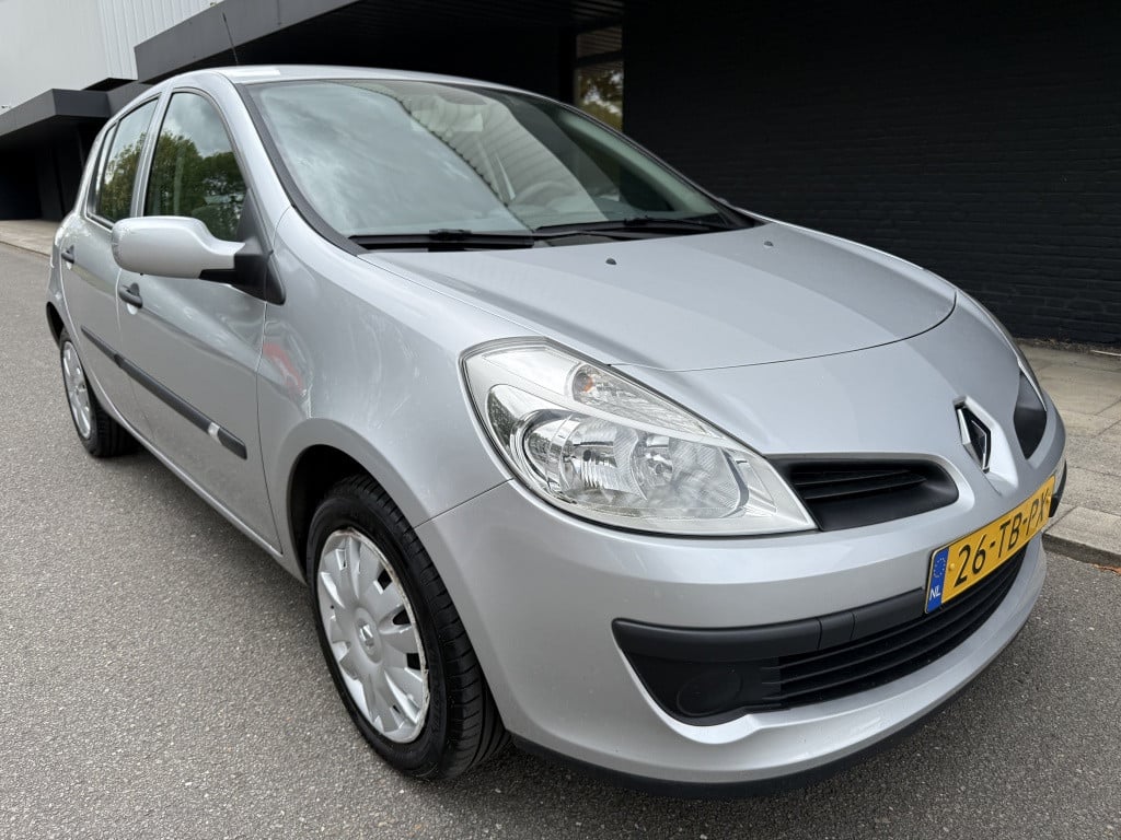 Renault Clio 1.4-16v authentique // airco // 1e eigenaar //