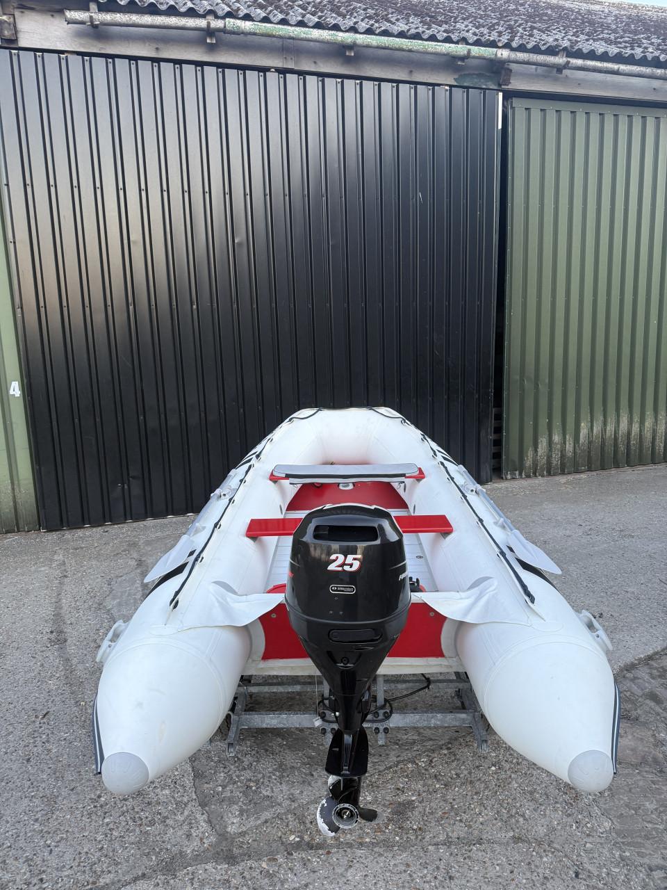 Suzumar 390 RIB + Suzuki 25PK 4takt & Trailer