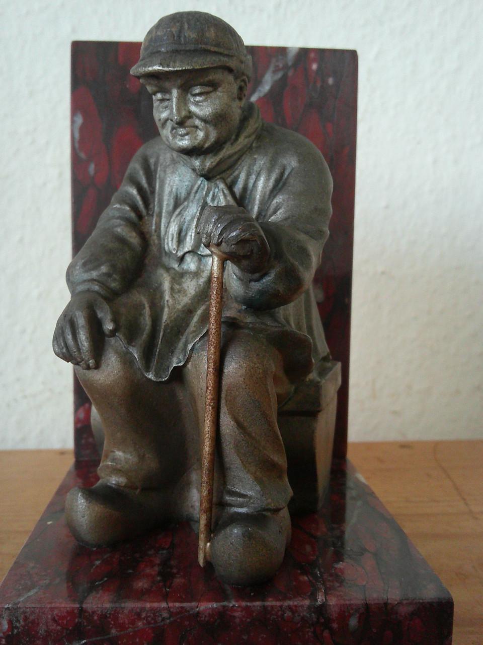 FRANSE BOEKENSTEUNEN IN MARMER EN ZAMAK, JAREN '20, '30