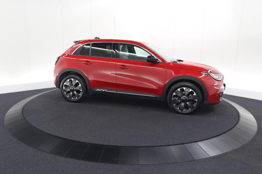 Fiat 600 1.2 hybrid la prima | elektrische achterklep | adaptieve cruise co