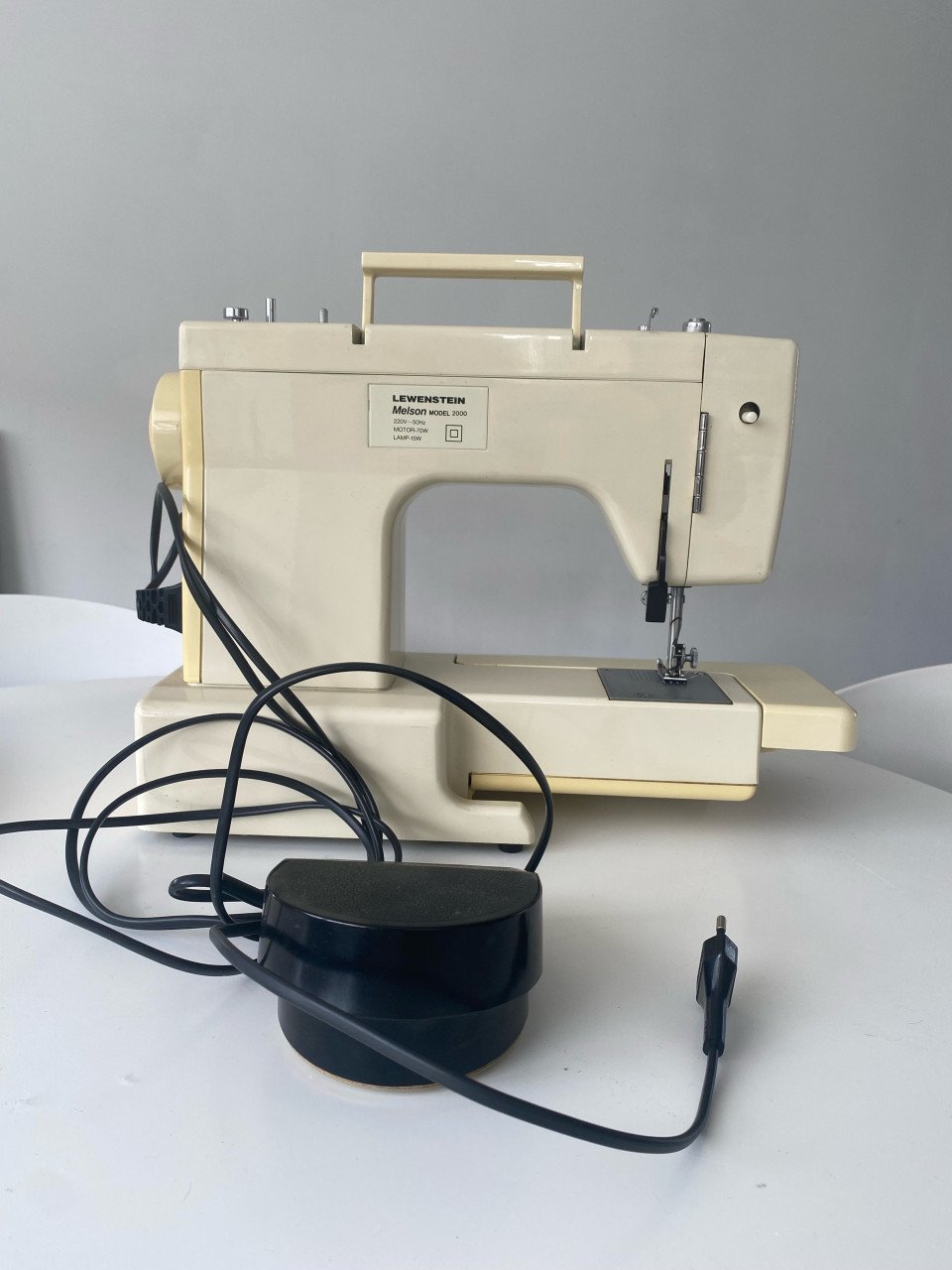 Lewenstein naaimachine