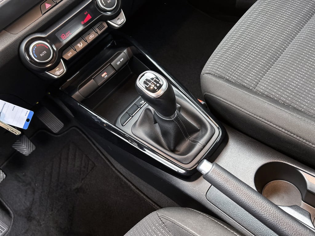 Kia Stonic 1.0 t-gdi mhev dynamicline | navigatie | trekhaak | climate cont