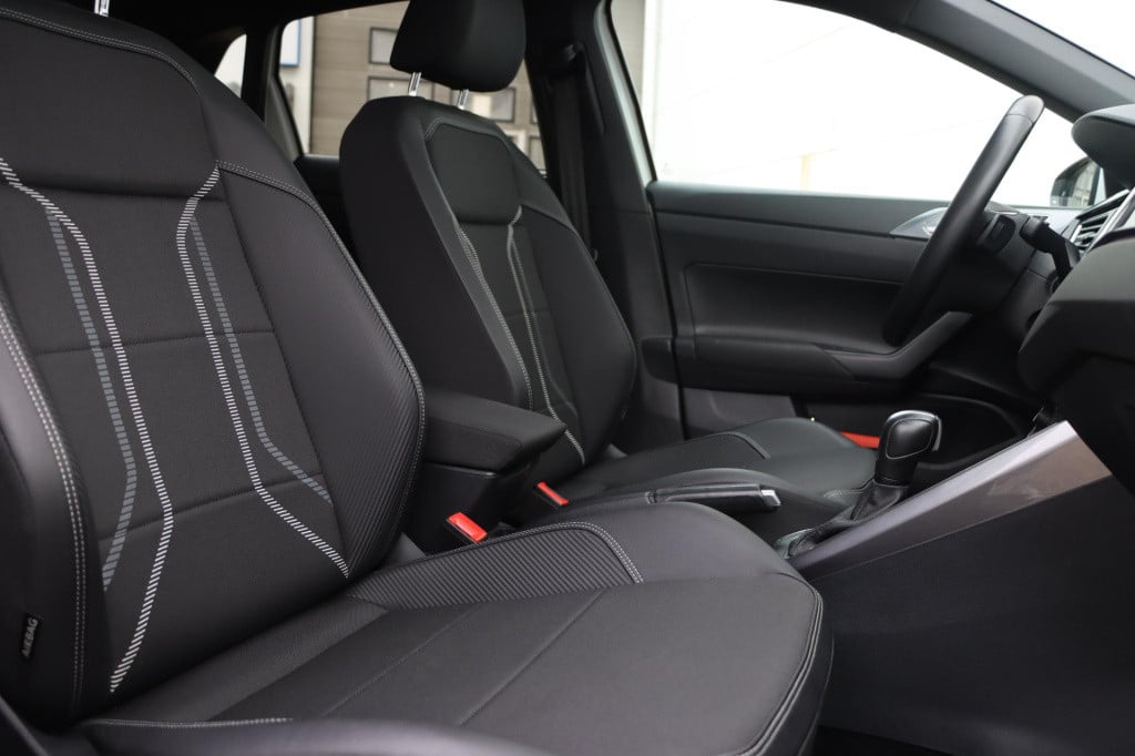 Volkswagen Polo 1.0 tsi highline business r-line advance dsg7