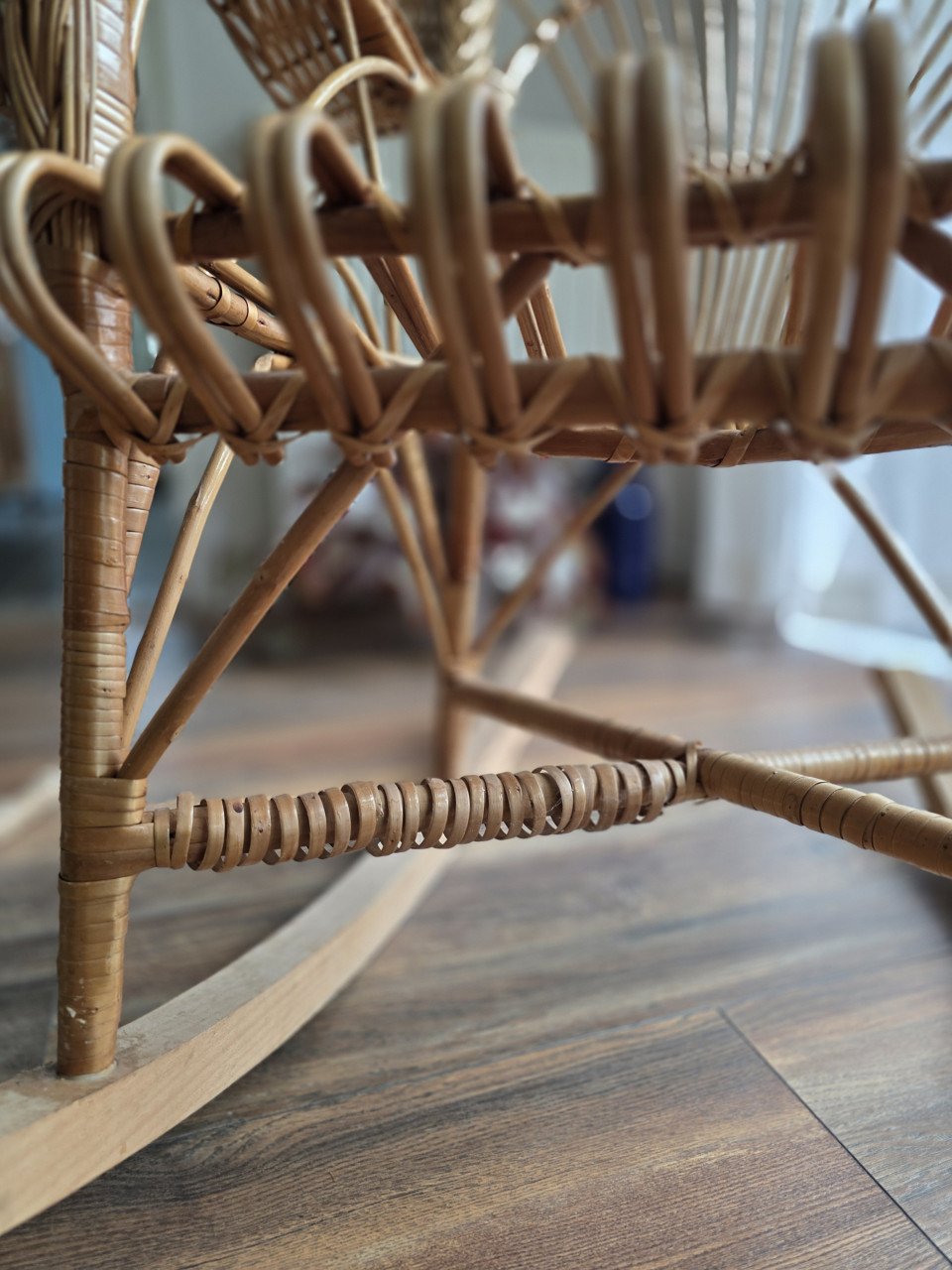 Rotan schommelstoel