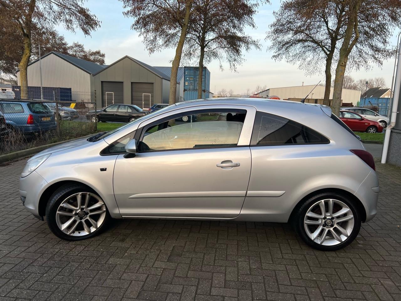 Opel Corsa 1.4-16V Enjoy 154.938KM Jaar Apk