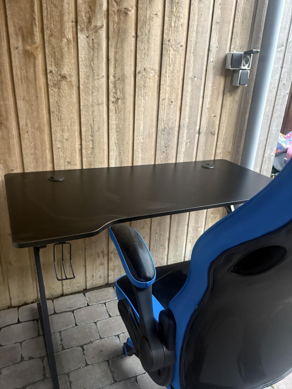 Gamestoel en gamebureau
