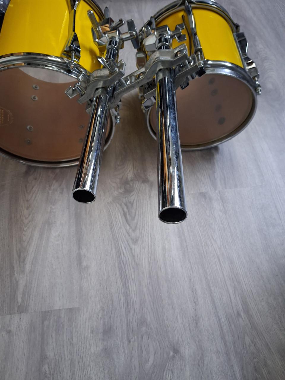 8" en 10" TOMS TAMA GEEL MET BEVESTIGING