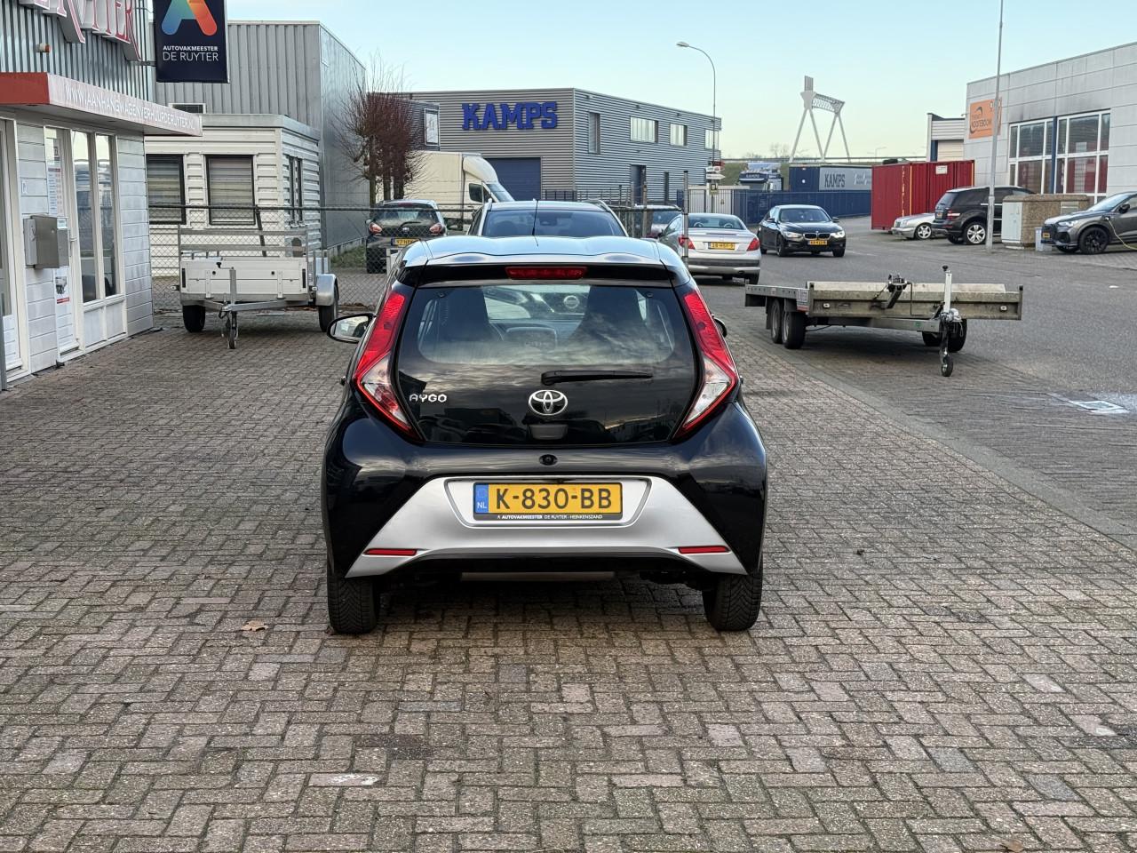 Toyota Aygo - 1.0 VVT-i x-play |Camera|Airco|12 Maanden Bovag Garantie