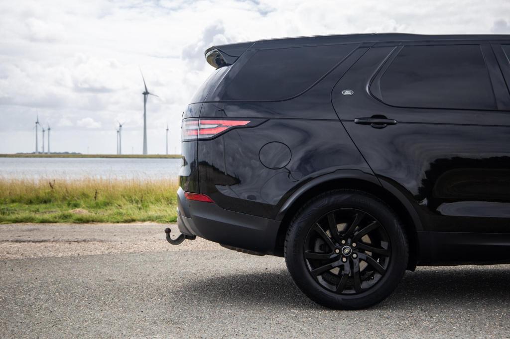 Land Rover Discovery 3.0 td6 hse grijs kenteken / leer / navi / luchtvering