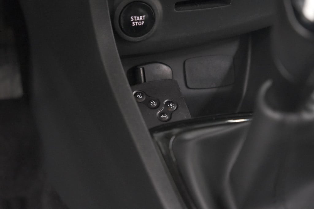 Renault Clio tce 90 intens | camera | navigatie | allseason banden | parkee