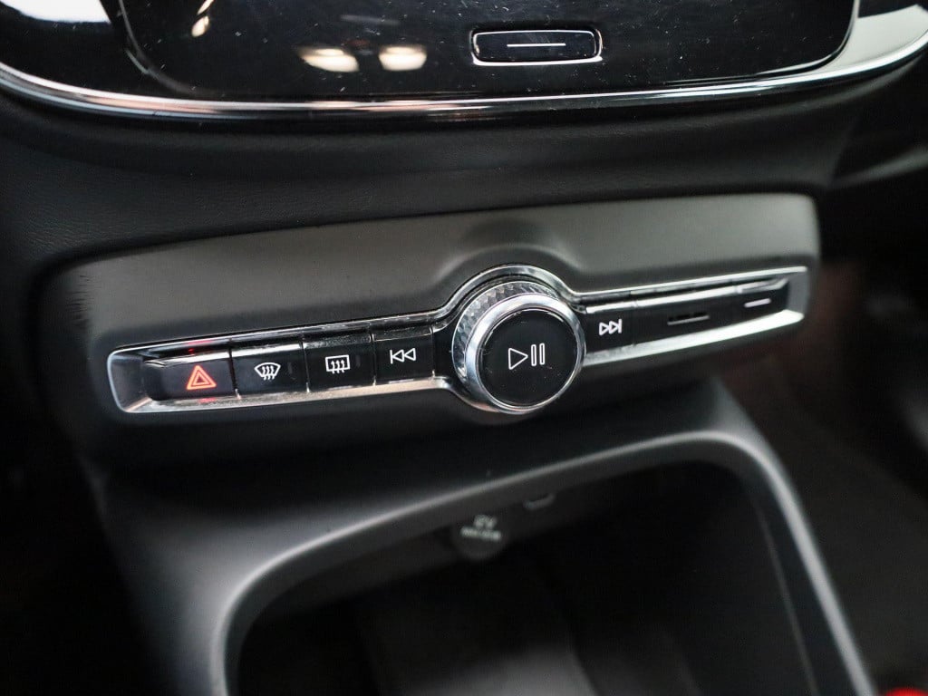 Volvo XC40 recharge core | automaat | lmv | parkeer sensoren | virtual cock