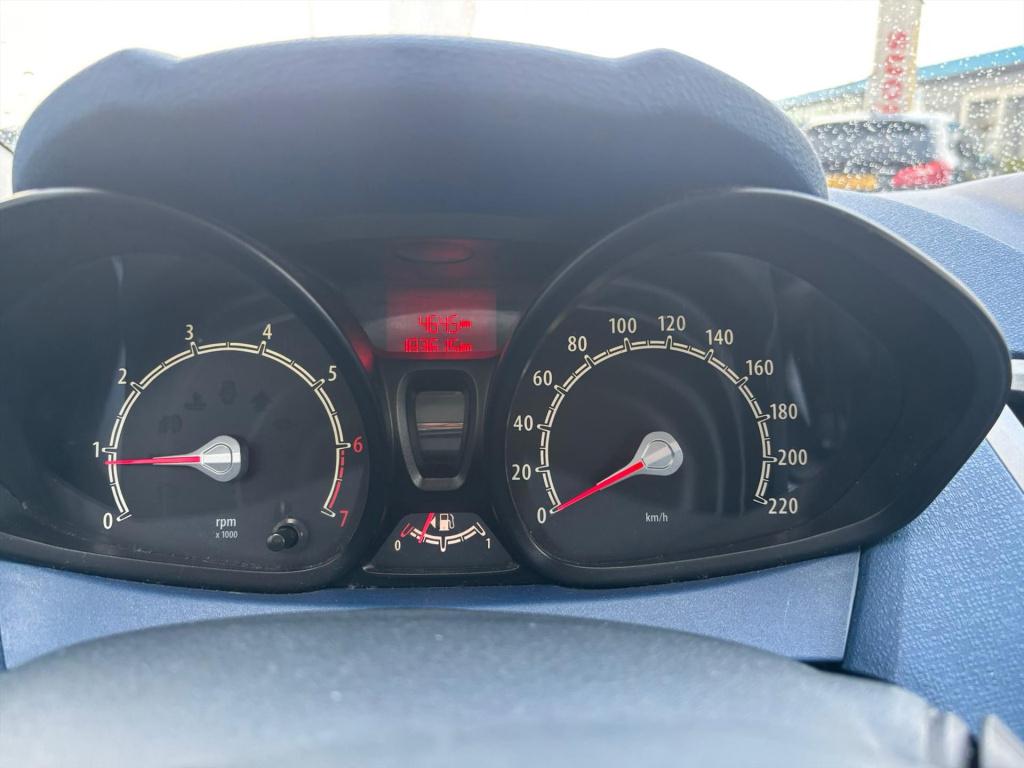 Ford Fiesta 1.25 55kw 5dr trend, nw distributieriem, stoelverwarming