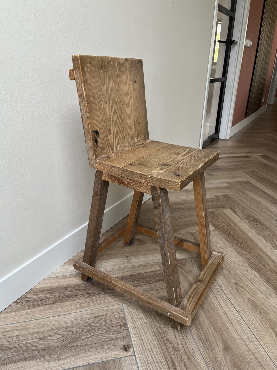 Stoel voor kinderen steigerhout