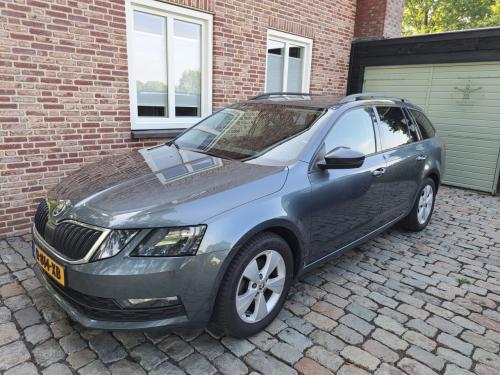 Auto skoda octavia 1.5tsi benzine 2020bj