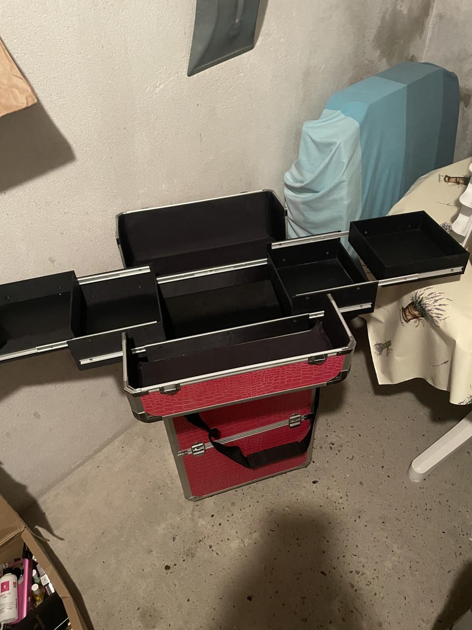 Nagelkoffer + inhoud