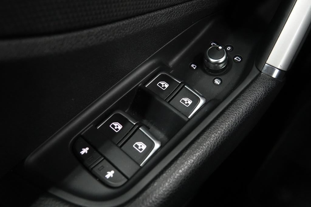 Audi Q2 35 tfsi s edition | keyless | acc | camera |