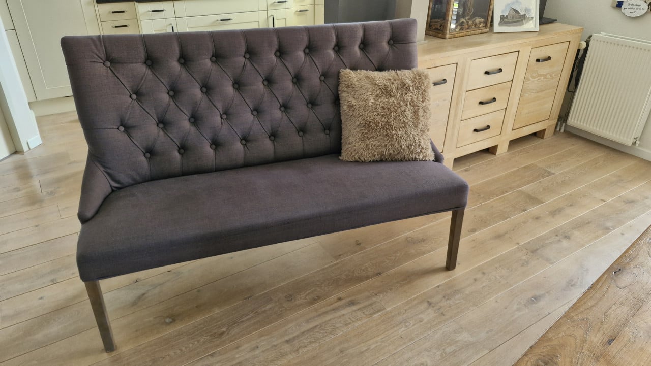 Bankje voor bij de eettafel