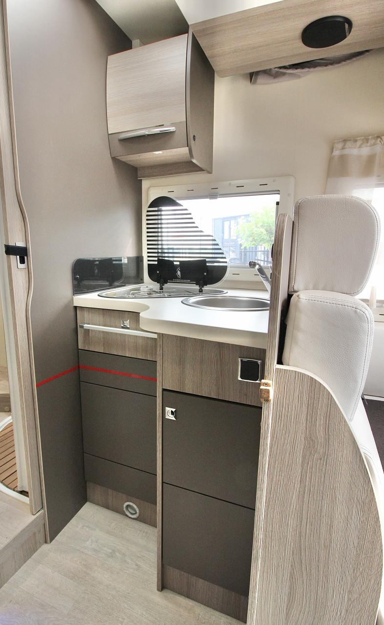 Challenger Genesis 288EB (Queensbed + Hefbed, Als nieuw!!!)