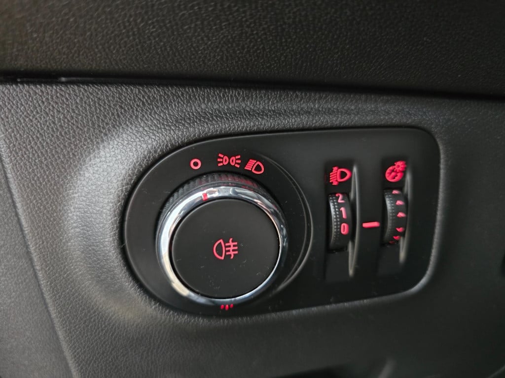Opel Corsa occasion turbo business+ met carplay radio en cruisecontrol | tw