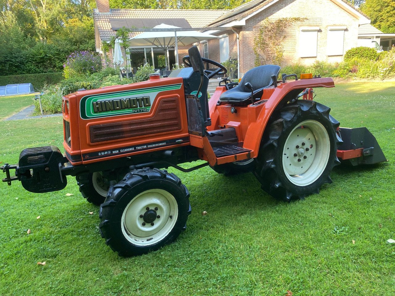 Midi tractor Hinomoto N179 20PK