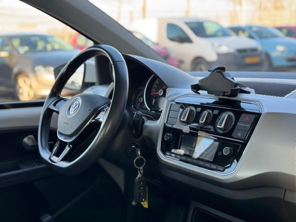 Volkswagen UP! 1.0 bmt high up!