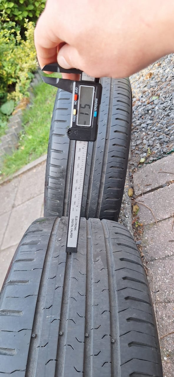 Originele 16'' Renault Clio velgen + A merk zomerbanden