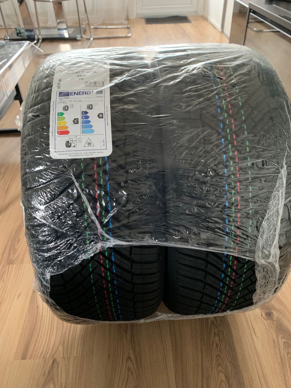 225/45/R17 All season contact Nieuw
