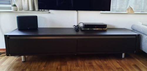 Tv-dressoir Lock, Mat gelakt wengé. L190 x D 55 x H 42 cm