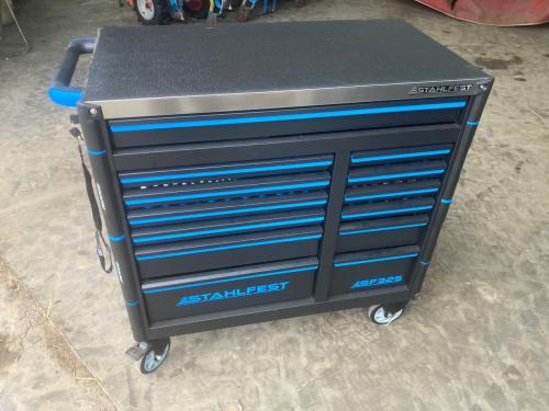 Gevulde gereedschapswagen Stahlfest